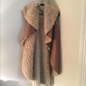 *QED LONDON* faux fur oversized vest