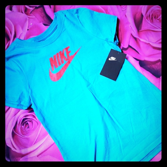 Nike Other - Nwt nike top youth girls medium