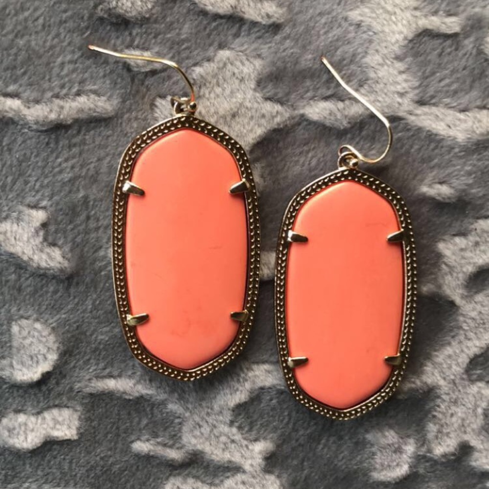 Kendra Scott earrings ✨