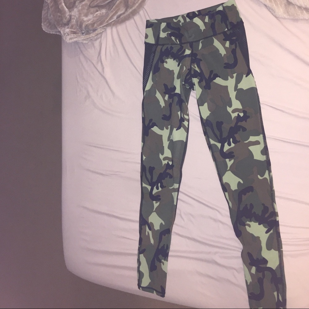 Camouflage workout leggings