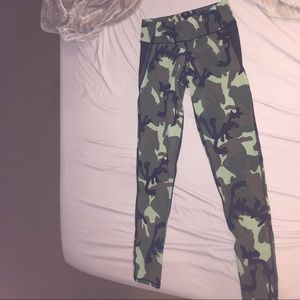 Camouflage workout leggings