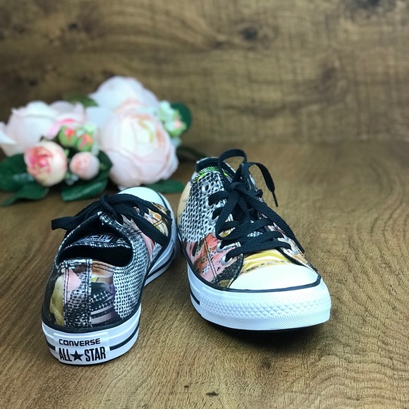 NWT Converseš„Digital Floral Black LT W AUTHENTIC - Picture 4 of 8