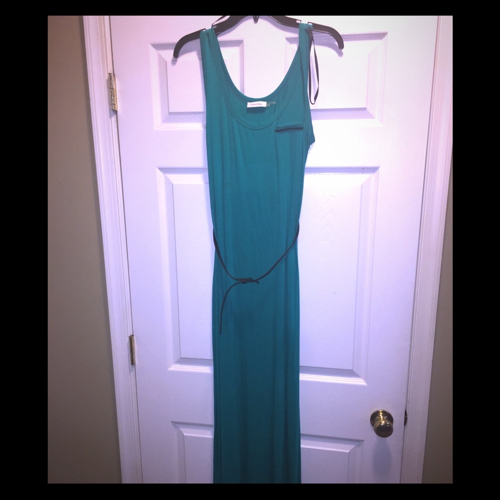 📍FINAL REDUCTION📍Green stretch dress w/ blk belt