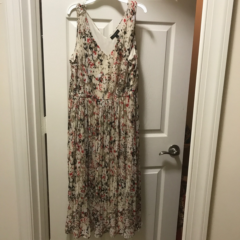 ➕Sleeveless dress