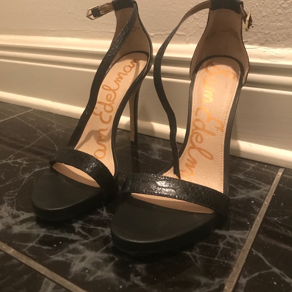 Sam Edelman single sole black heel w/ ankle strap
