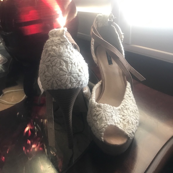 Beige heels - Picture 2 of 2