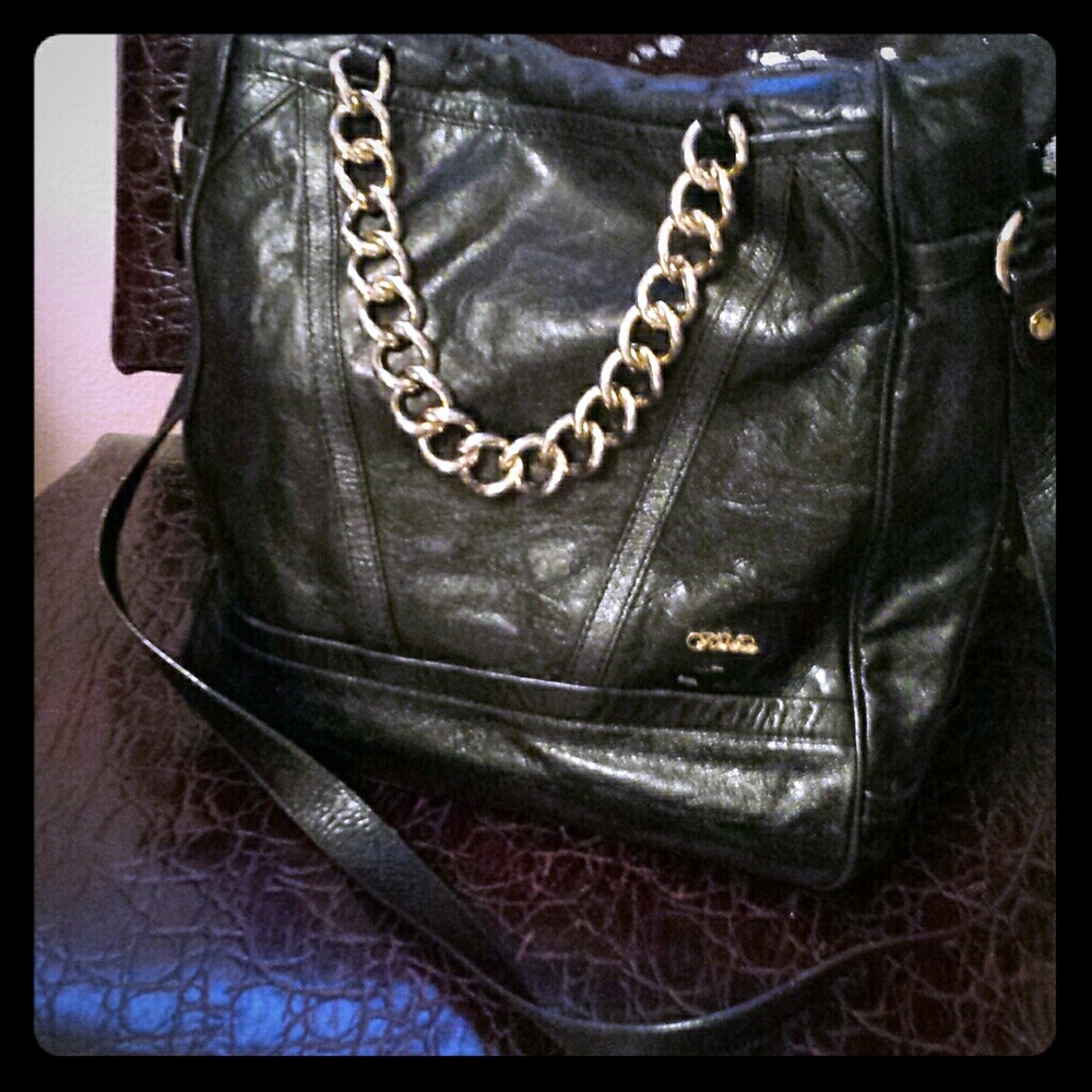 Slouchy Tre Vero Black Purse w/ Chain Handle