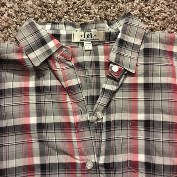 NWOT black and red plaid button up - Picture 3 of 6
