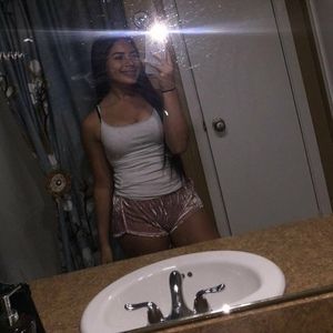 Meet your Posher, Leoo