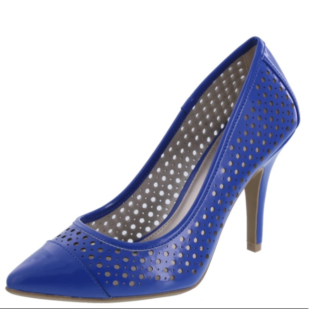 WOMEN'S MANIC PERFORATED PUMP