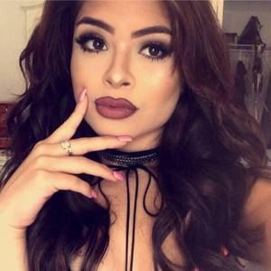 Meet your Posher, Aurely