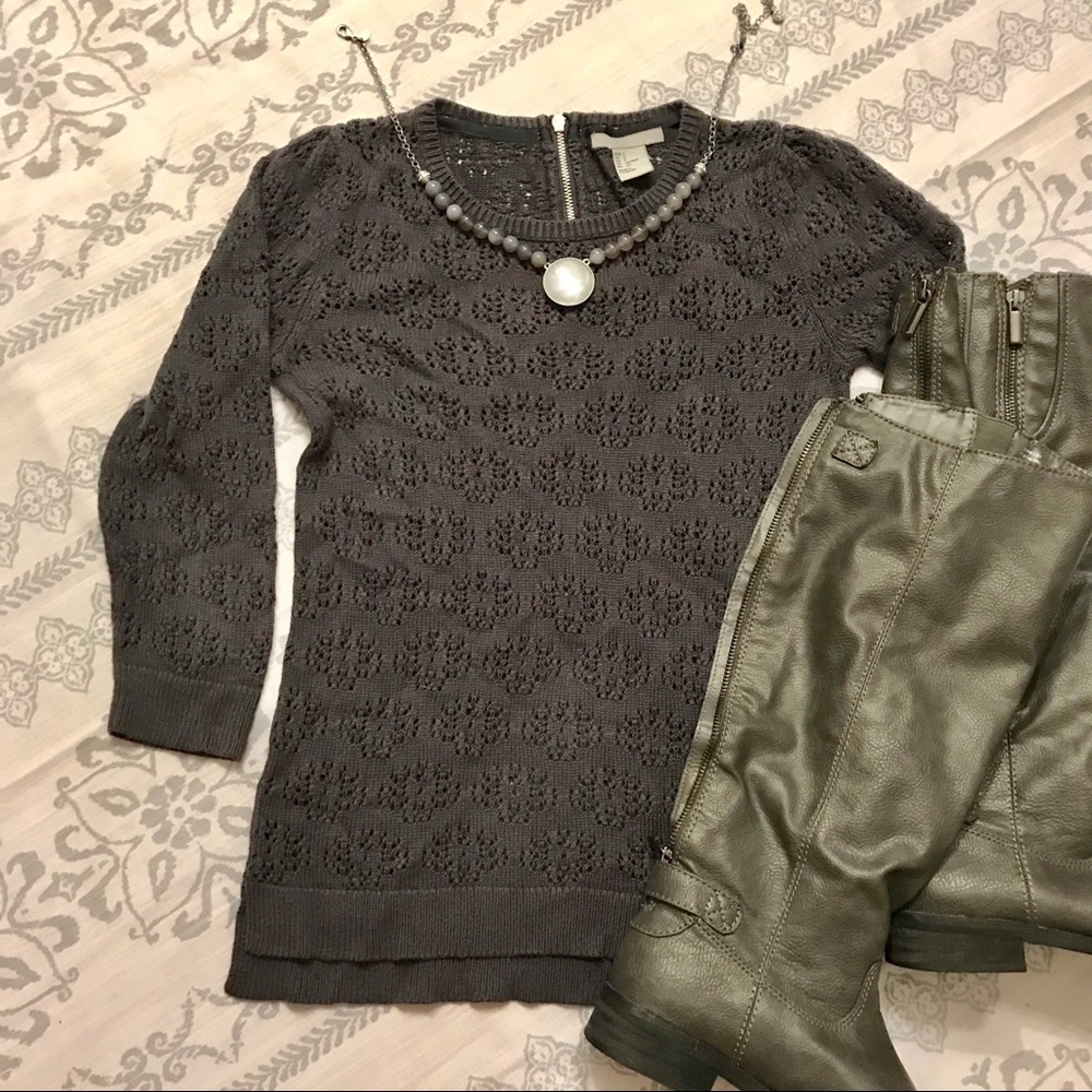 ✨NEW LISTING H&M Gray Sweater with Back Zip detail