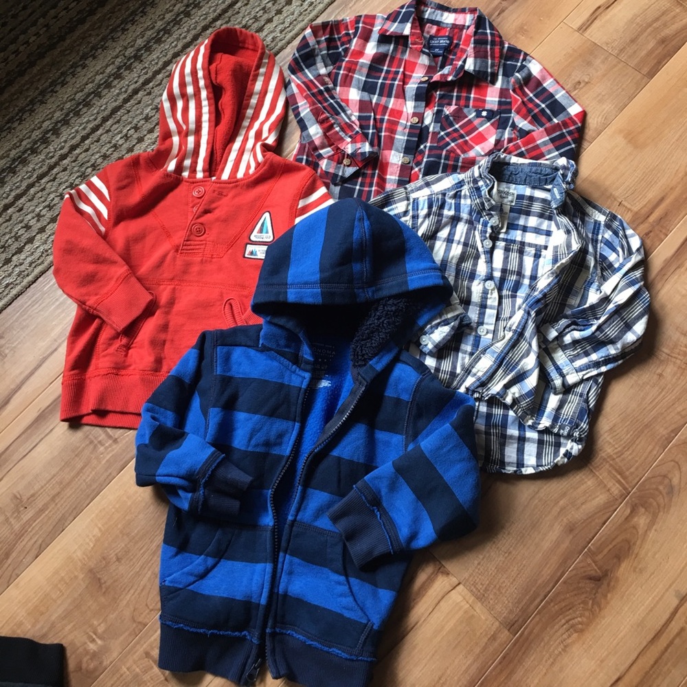 Bundle of 2t clothing
