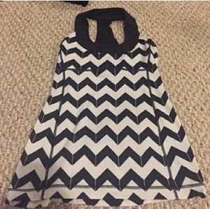 📍2/$20 Black and White Chevron Lululemon Tank