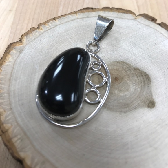 Pendant - Picture 3 of 8
