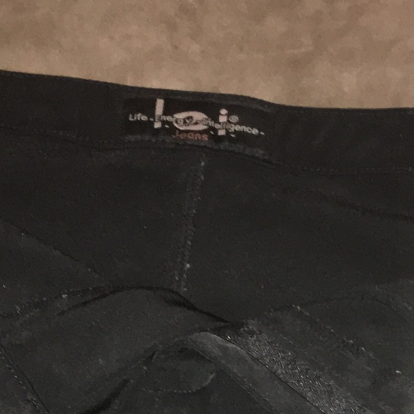 Black mini skirt - Picture 4 of 4