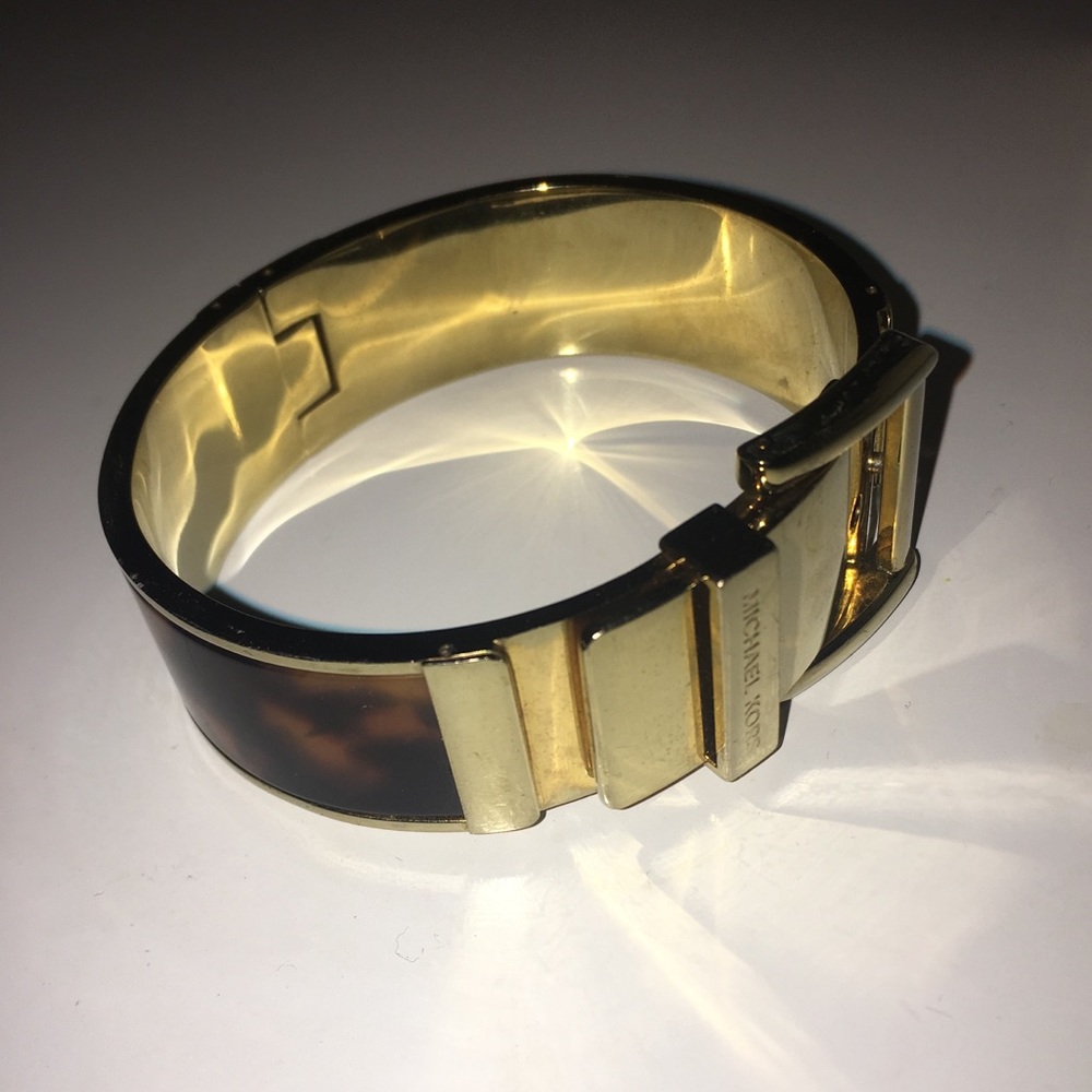 Michael Kors tortoise clasp bangle!