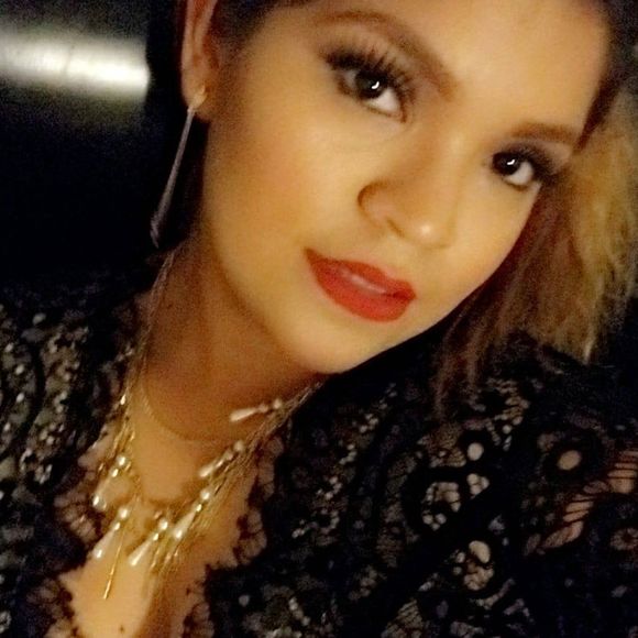 Meet your Posher, Itzel - Picture 1 of 1