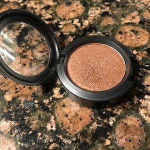 MAC Pressed Pigment LE Eyeshadow ✨♥️