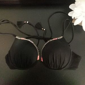 👙  Victoria's Secret black bikini top