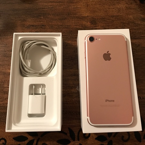 AT&T IPhone 7 128 GB - Picture 1 of 4
