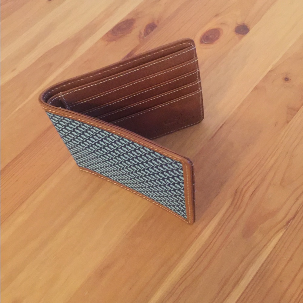 Vineyard vines wallet