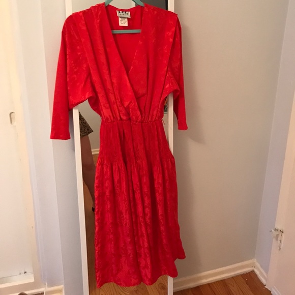 Lady in Red Vintage Dress 😍😍😍 - Picture 5 of 6