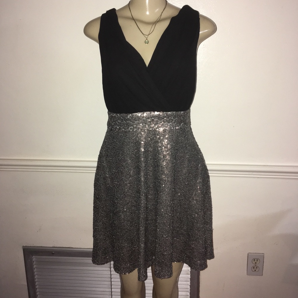 Gorgeous mini dress by Winsor