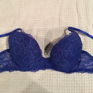 La perla studio 2 Royal blue  lace bra