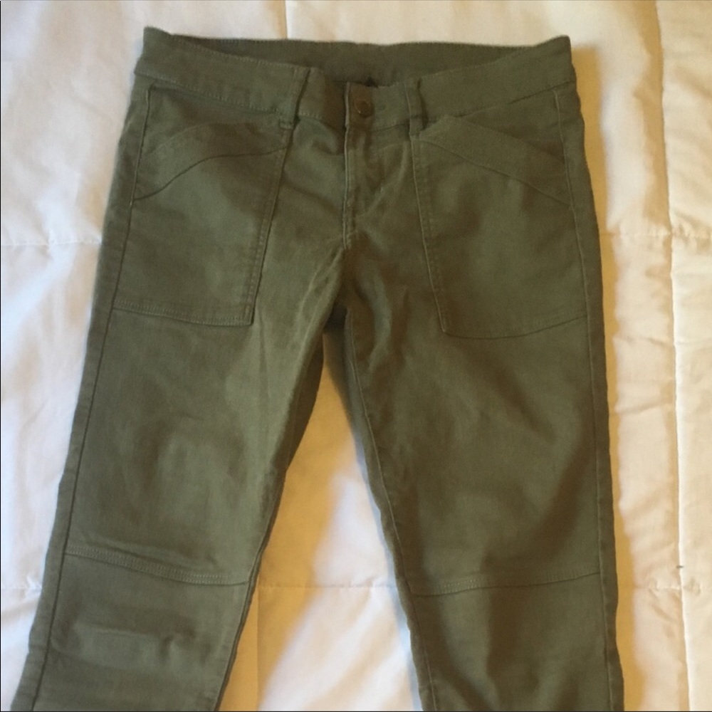 H&M Olive green divided skinny pants