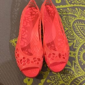 Croc flats