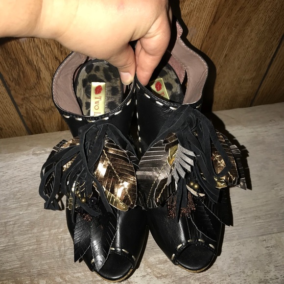 Two Lip Devour Wedge Sandles - Picture 2 of 4