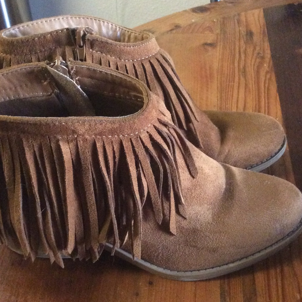 Soda chestnut  fringe booties 9
