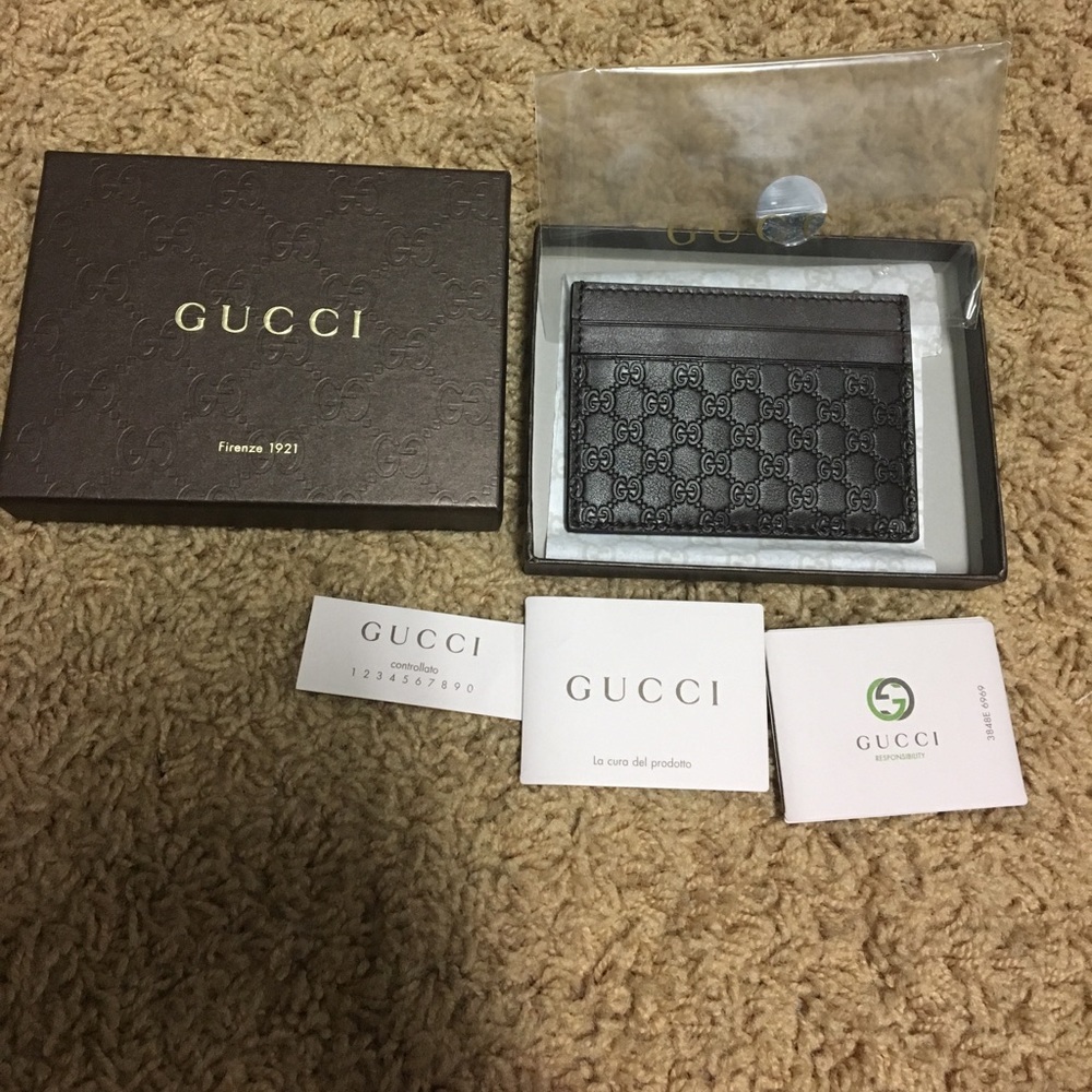 ⭕️sold⭕️Authentic Gucci card holder new with box