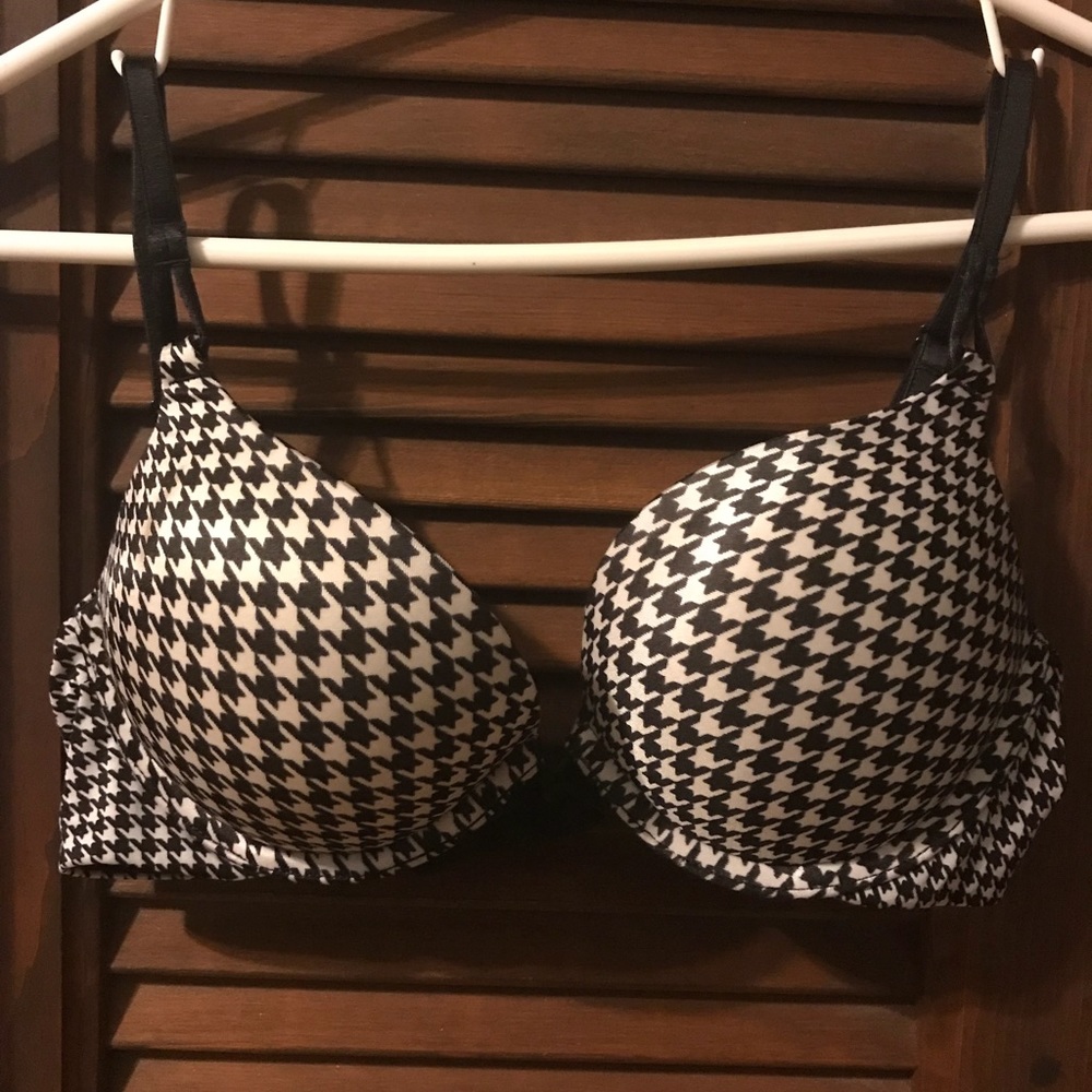 Victoria Secret Bombshell bra in houndstooth