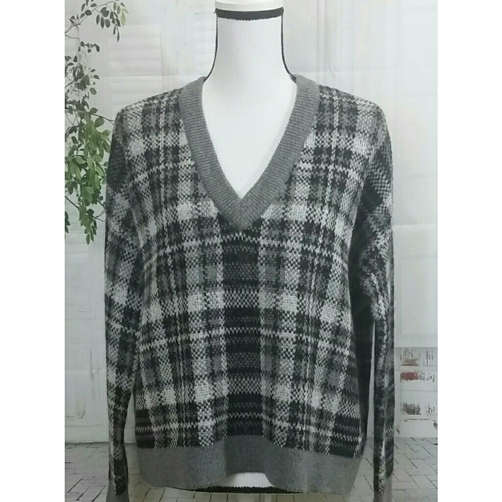Banana Republic gray sweater XS