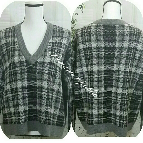 Banana Republic gray sweater XS - Picture 2 of 8