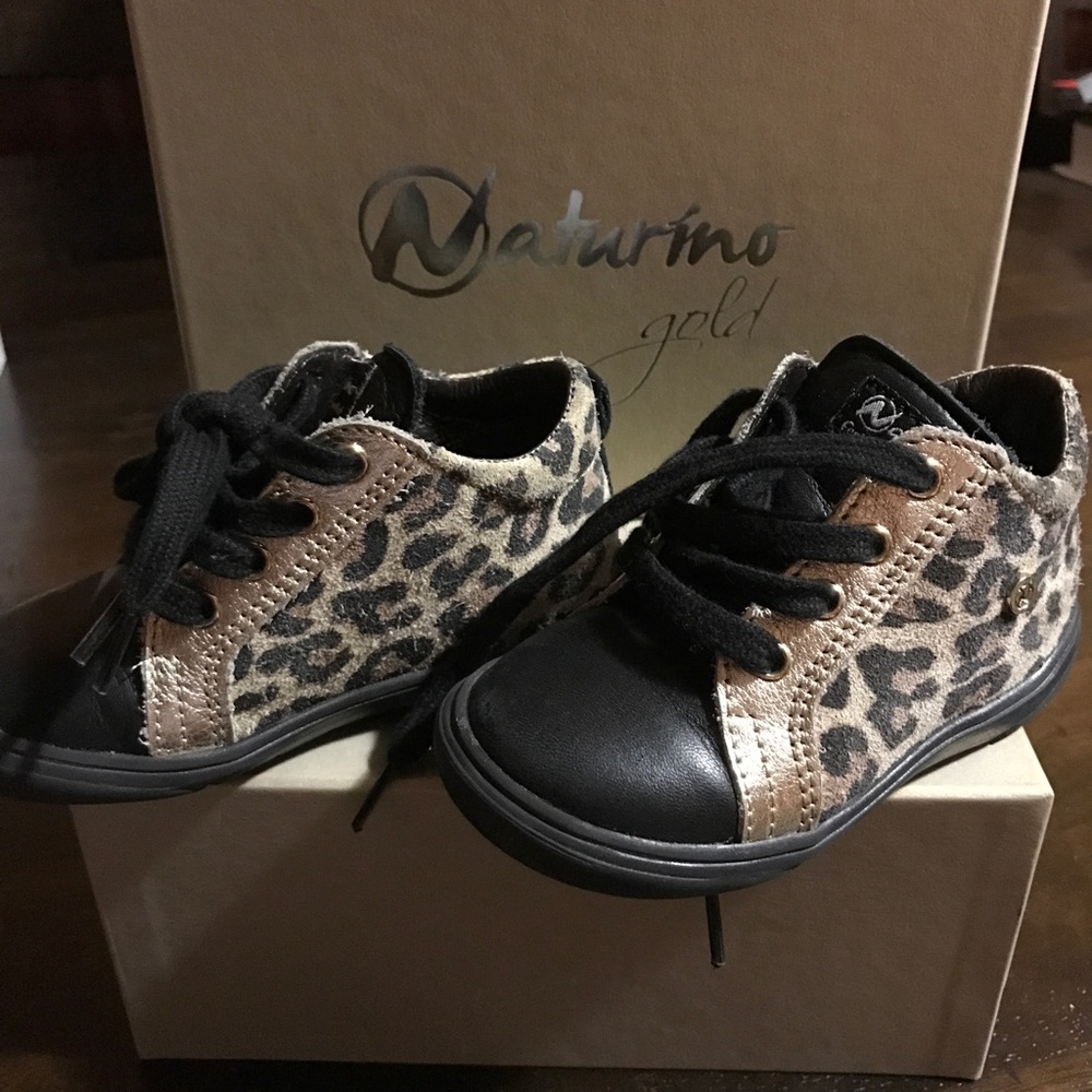 Naturino gold toddler girl shoes US 6