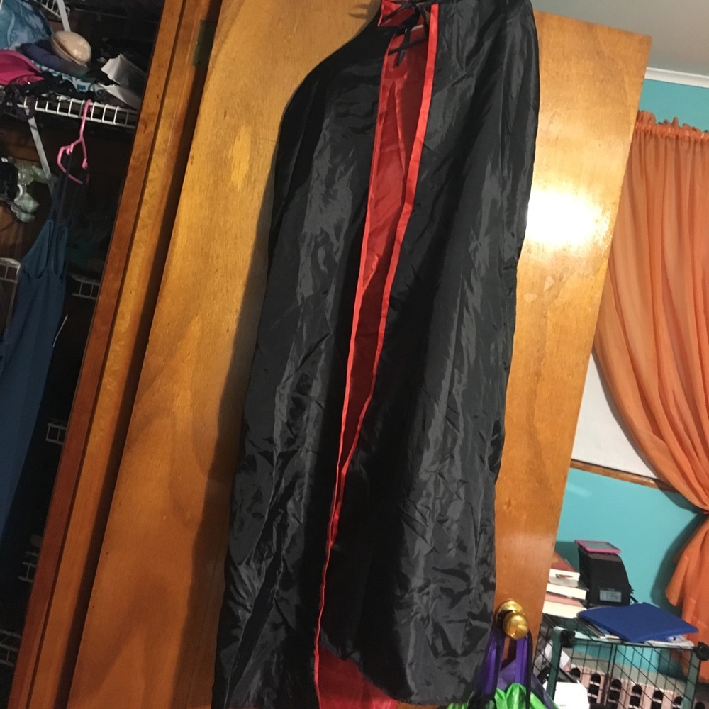 Vampire cape - Picture 2 of 5