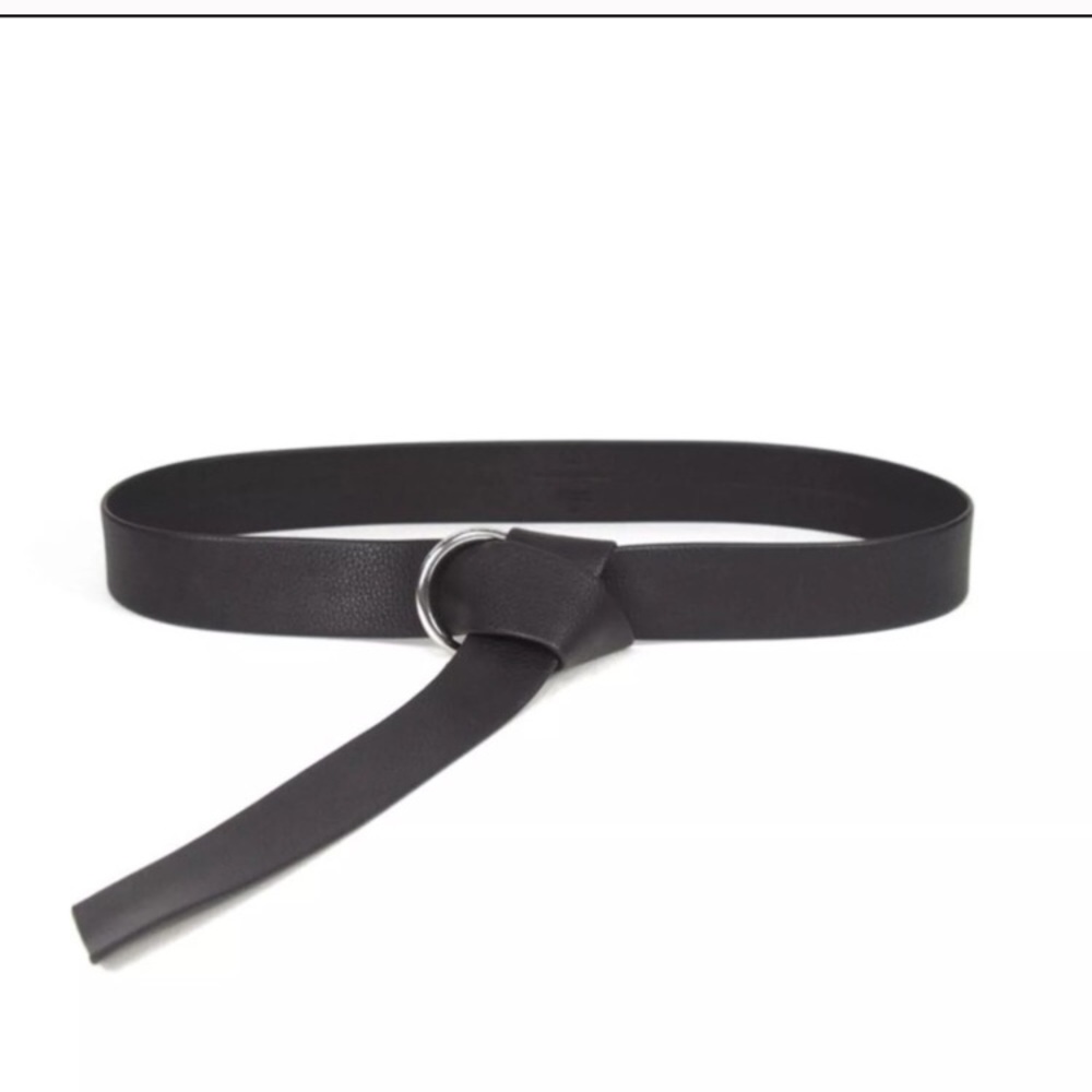 B low the belt black