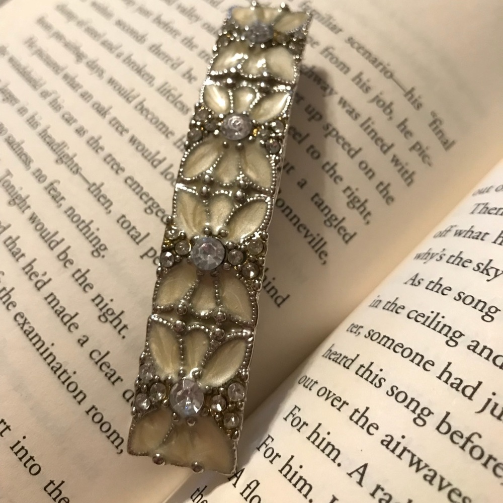 Beautiful hair clip!