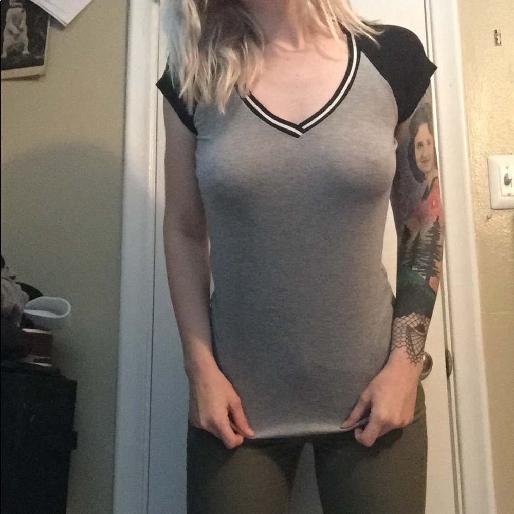 Short sleeve v-neck
