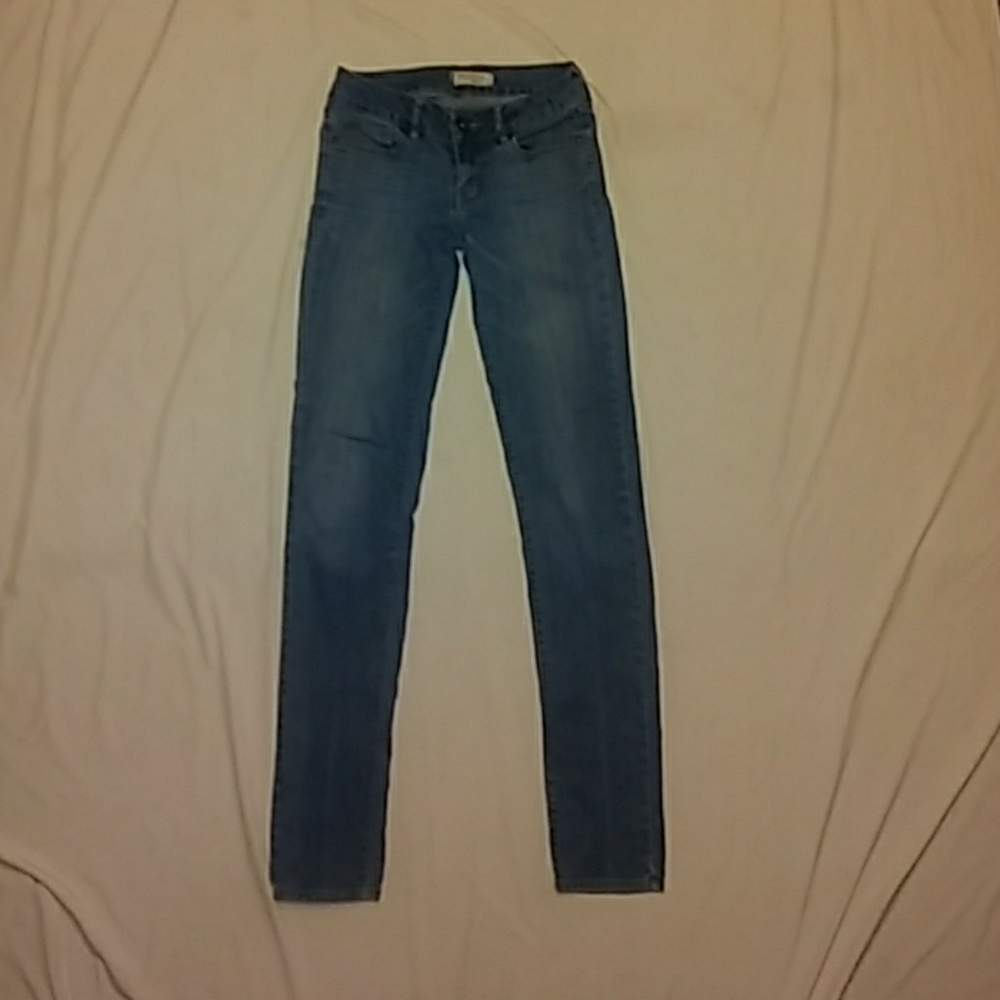 Bullhead size 1 Skinny Jeans