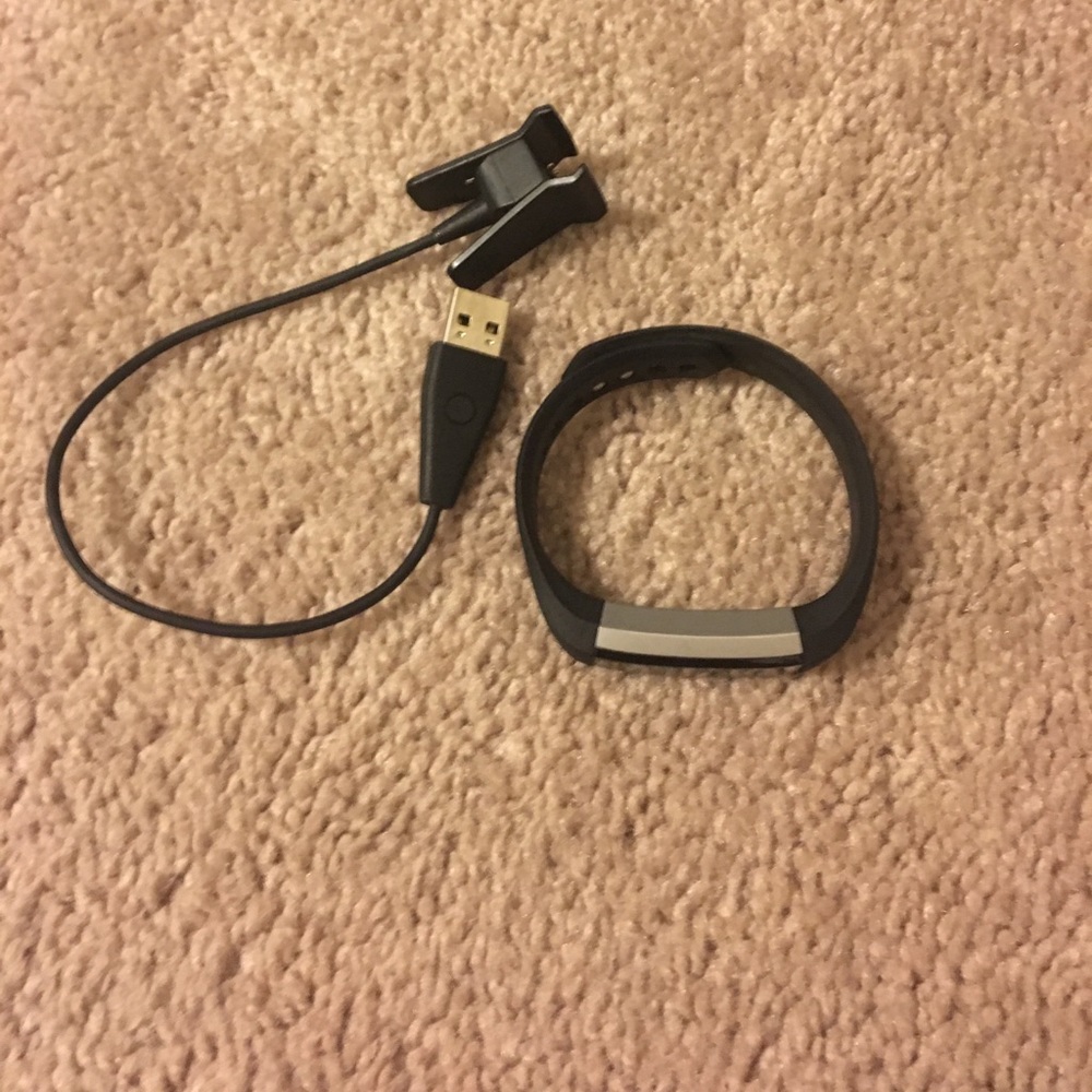 FitBit Alta with Charger - Picture 2 of 3