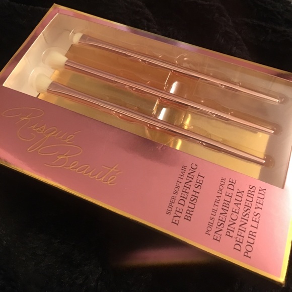 Beautiful metallic MAKEUP BRUSHES ! ! - Picture 3 of 3