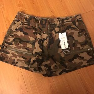 🎉 Camo shorts! PRICE IS FIRM
