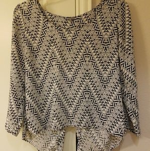 Zig zag black and white blouse