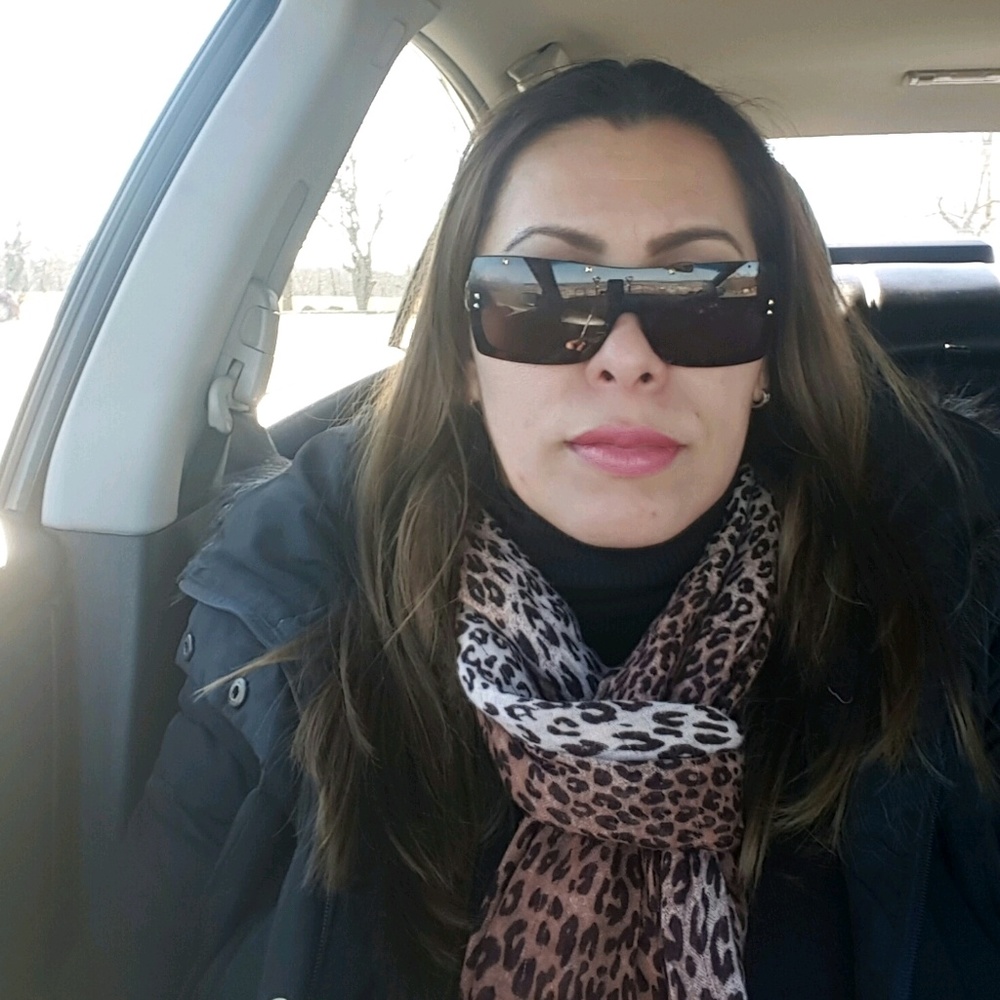 Meet your Posher, Regina