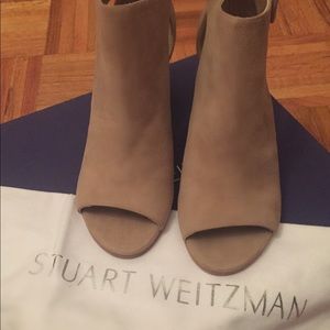 Brand New Stuart Weitzman leather heels!
