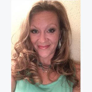 Meet your Posher, Holly